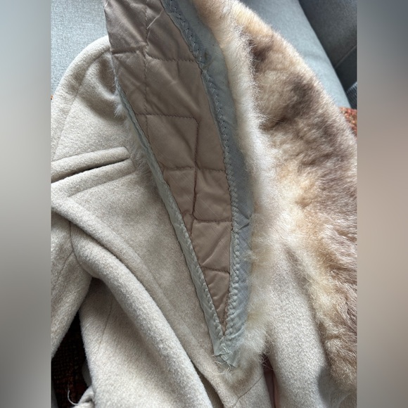 COPY - Vintage wool coat with fur trim - Picture 12 of 13